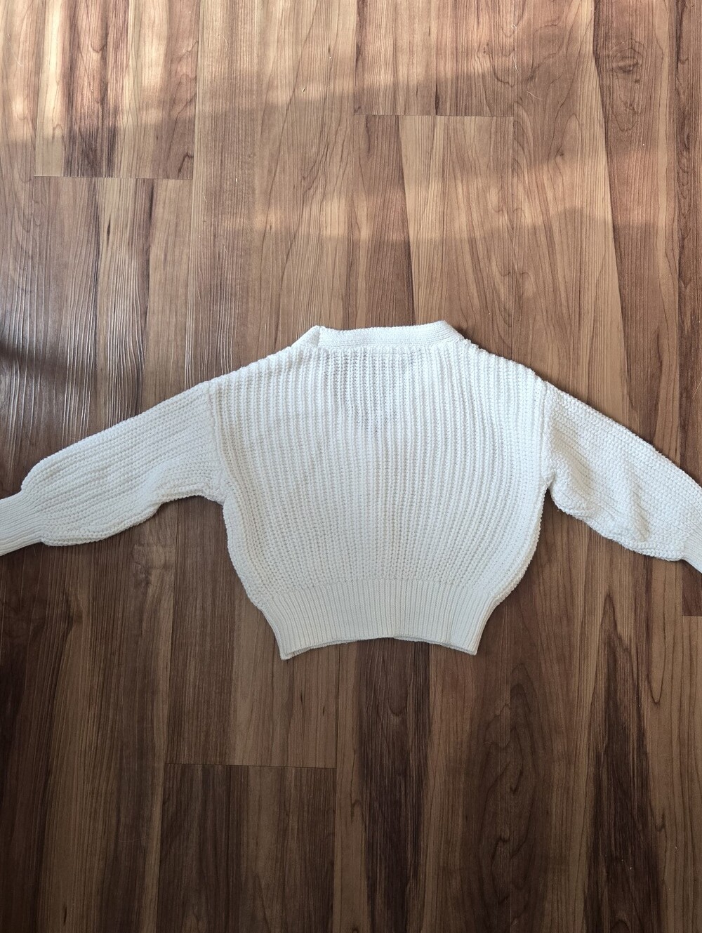 Kids White Woven Knit Button-Front V-Neck Sweater 4 VGUC - Picture 5 of 5